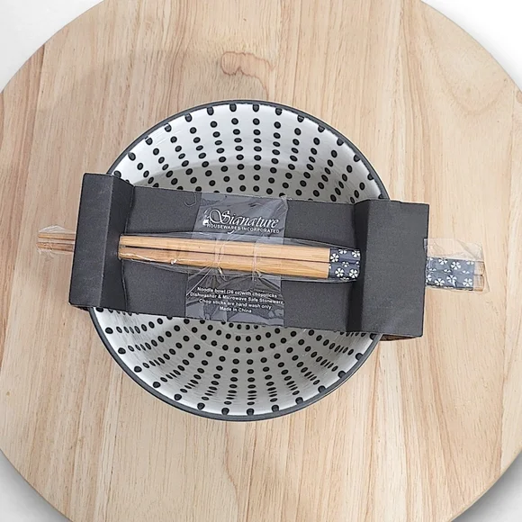 Black Noodle Bowl with Chopsticks 26 oz - Picture 3 of 4